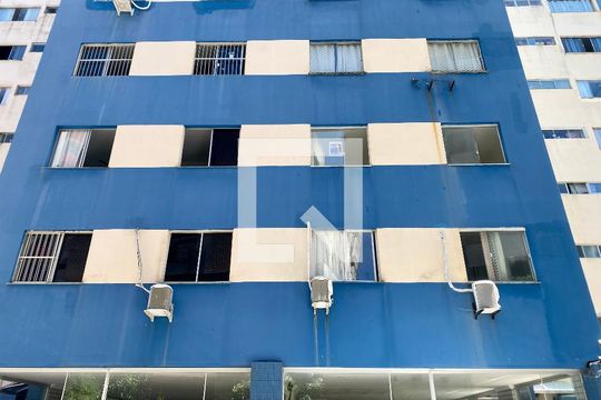 Fachada de apartamento para alugar com 2 quartos, 68m² em Costa Azul, Salvador