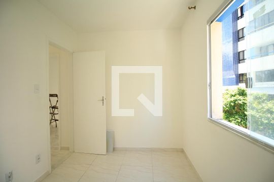 Quarto 2 de apartamento para alugar com 2 quartos, 68m² em Costa Azul, Salvador