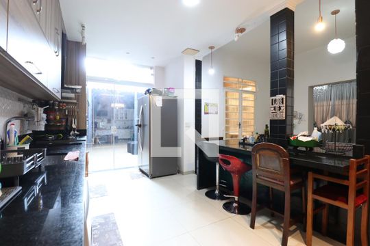 Cozinha de casa de condomínio à venda com 4 quartos, 300m² em Bom Retiro, São Paulo