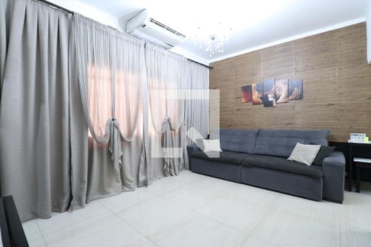 Sala de casa de condomínio à venda com 4 quartos, 300m² em Bom Retiro, São Paulo