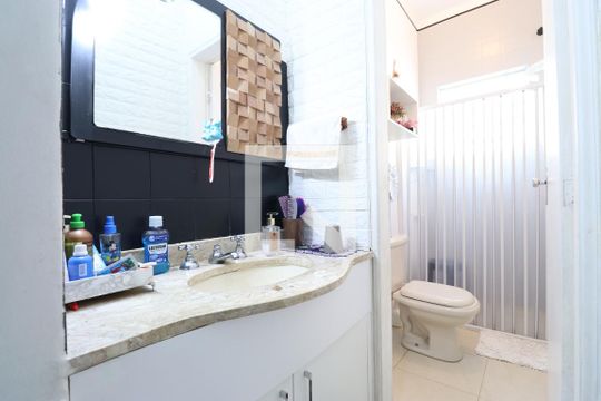 Lavabo de casa de condomínio à venda com 4 quartos, 300m² em Bom Retiro, São Paulo