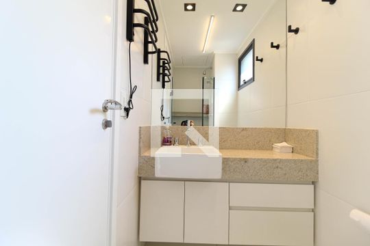 Banheiro de kitnet/studio à venda com 1 quarto, 21m² em Indianópolis, São Paulo