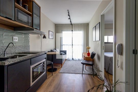 Cozinha de apartamento para alugar com 1 quarto, 32m² em Santo Amaro, São Paulo