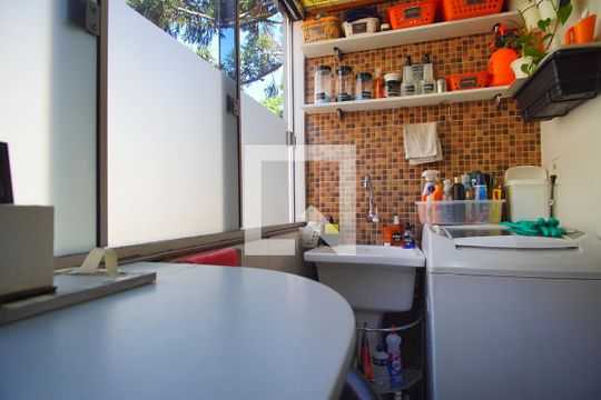 Área de Serviço - Janela Fechada de apartamento à venda com 2 quartos, 64m² em Cristo Redentor, Porto Alegre