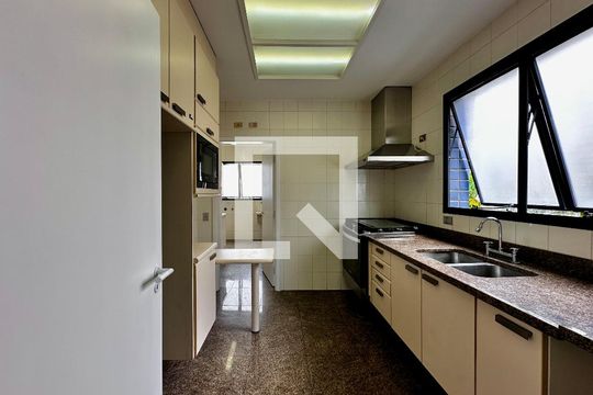 Cozinha de apartamento à venda com 3 quartos, 216m² em Cidade Monções, São Paulo