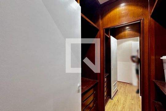 Closet da Suíte 3 de apartamento à venda com 3 quartos, 216m² em Cidade Monções, São Paulo