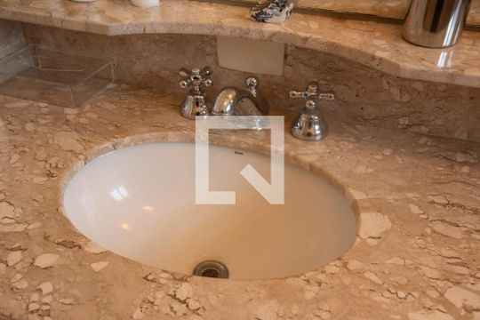 Banheiro da Suíte 2 de casa à venda com 4 quartos, 282m² em Vila da Saúde, São Paulo