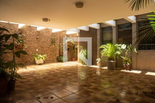 Garagem de casa à venda com 4 quartos, 282m² em Vila da Saúde, São Paulo