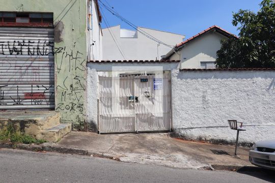 Fachada de casa para alugar com 1 quarto, 40m² em Vila Marina, Santo André