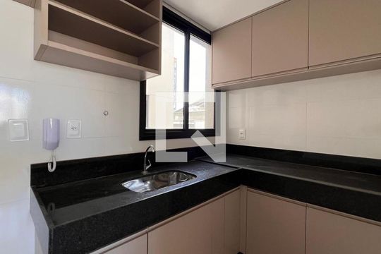 Cozinha de apartamento à venda com 2 quartos, 107m² em Centro, Belo Horizonte