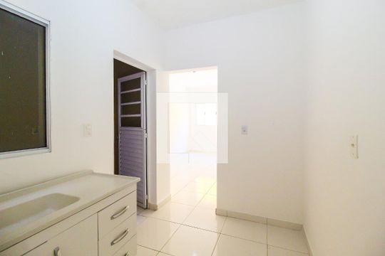 Cozinha de casa de condomínio para alugar com 2 quartos, 55m² em Vila Princesa Isabel, São Paulo