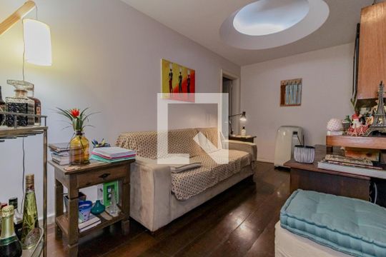 Sala de TV de apartamento à venda com 4 quartos, 252m² em Copacabana, Rio de Janeiro