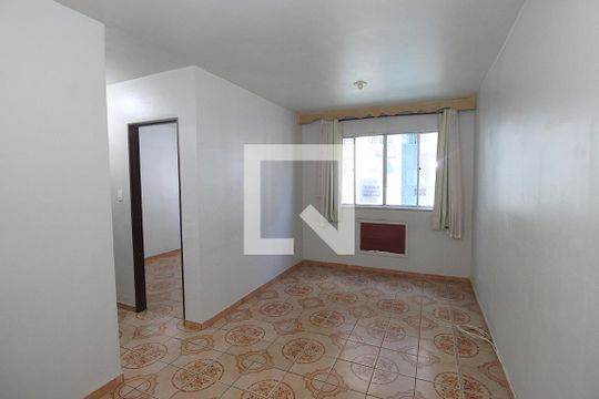 Sala de apartamento para alugar com 2 quartos, 57m² em Tomás Coelho, Rio de Janeiro