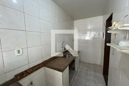 Cozinha de apartamento para alugar com 2 quartos, 57m² em Tomás Coelho, Rio de Janeiro