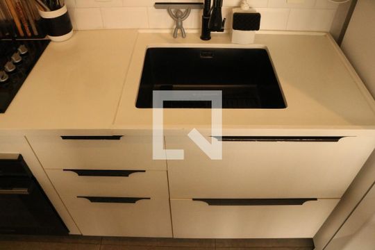 Cozinha de apartamento à venda com 1 quarto, 34m² em Barra Funda, São Paulo