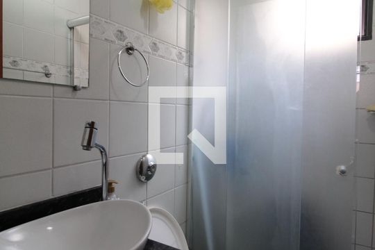Banheiro Social de apartamento à venda com 3 quartos, 58m² em Jardim Atlântico, Belo Horizonte