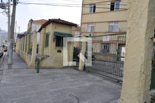 Fachada de apartamento à venda com 2 quartos, 55m² em Pilares, Rio de Janeiro