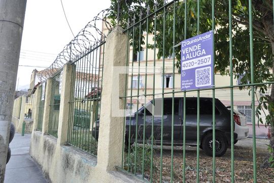 Fachada e Placa de apartamento à venda com 2 quartos, 55m² em Pilares, Rio de Janeiro