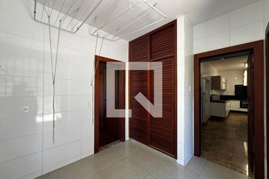 Área de Serviço de casa à venda com 8 quartos, 400m² em Mangabeiras, Belo Horizonte