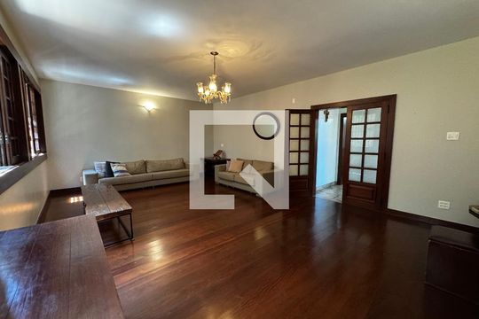 Sala  de casa à venda com 8 quartos, 400m² em Mangabeiras, Belo Horizonte
