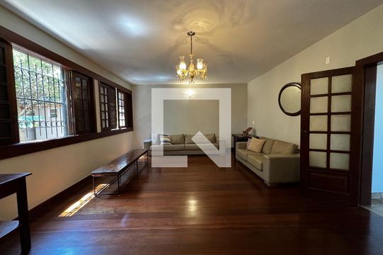 Sala  de casa à venda com 8 quartos, 400m² em Mangabeiras, Belo Horizonte