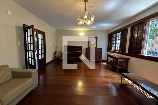 Sala  de casa à venda com 8 quartos, 400m² em Mangabeiras, Belo Horizonte