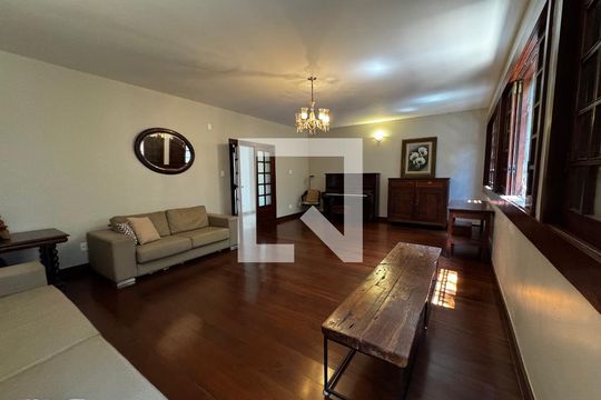 Sala  de casa à venda com 8 quartos, 400m² em Mangabeiras, Belo Horizonte