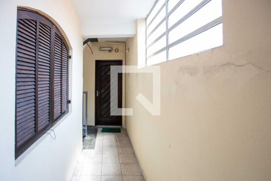 Corredor de apartamento para alugar com 2 quartos, 82m² em Canhema, Diadema