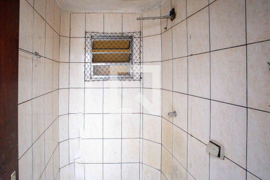 Banheiro de apartamento para alugar com 2 quartos, 82m² em Canhema, Diadema