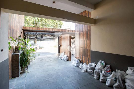 Garagem de apartamento para alugar com 2 quartos, 82m² em Canhema, Diadema