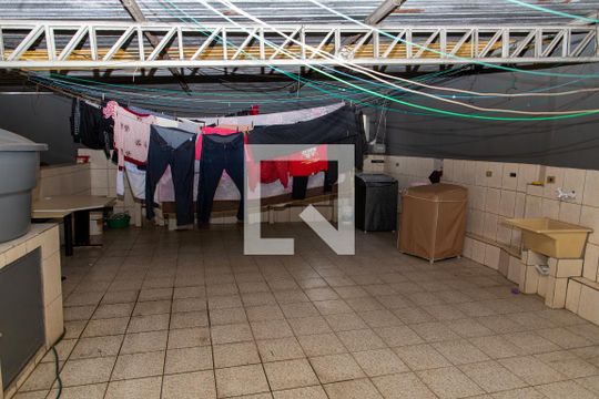 Área de Serviço de apartamento para alugar com 2 quartos, 82m² em Canhema, Diadema