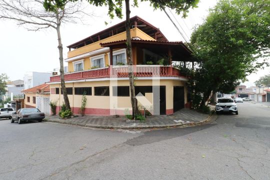 Fachada de casa à venda com 4 quartos, 384m² em Vila Francisco Matarazzo, Santo André