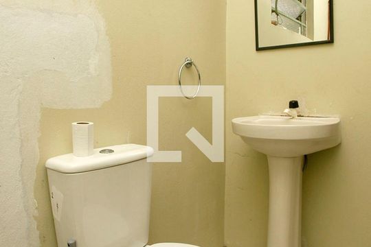 Banheiro 1 Quarto Suíte  de apartamento à venda com 6 quartos, 306m² em São João, Porto Alegre