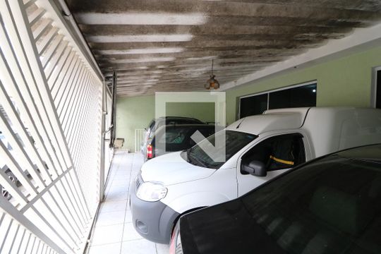 Garagem de casa à venda com 5 quartos, 240m² em Jardim Cotching, São Paulo