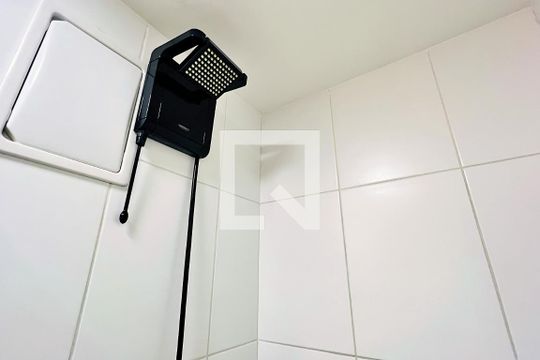 Banheiro de apartamento à venda com 1 quarto, 38m² em Centro, Guarulhos