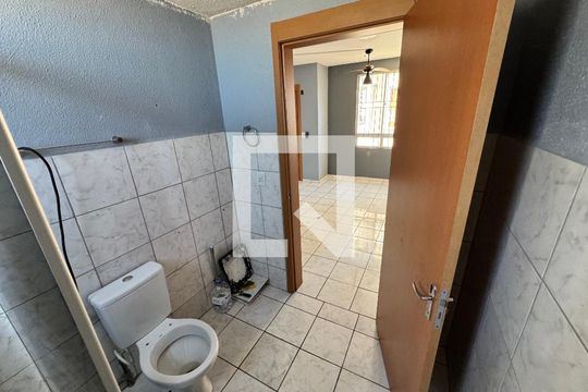 Banheiro de apartamento à venda com 2 quartos, 50m² em Campina, São Leopoldo