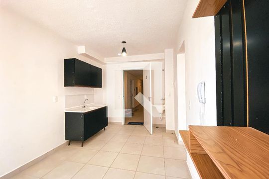 Sala de apartamento para alugar com 2 quartos, 30m² em Jardim Celeste, São Paulo