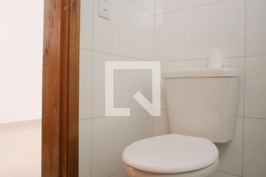 Banheiro de apartamento para alugar com 1 quarto, 31m² em Vila Esperança, São Paulo