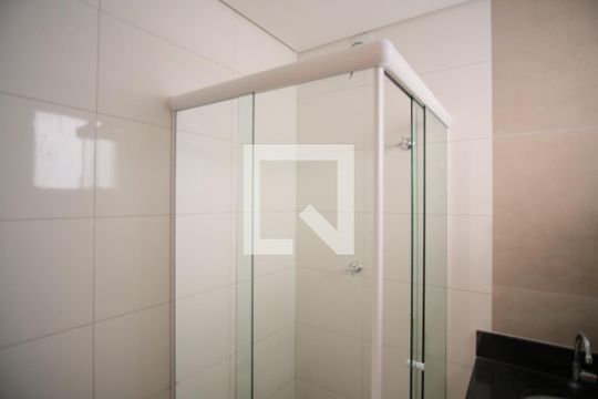 Banheiro de apartamento para alugar com 1 quarto, 31m² em Vila Esperança, São Paulo
