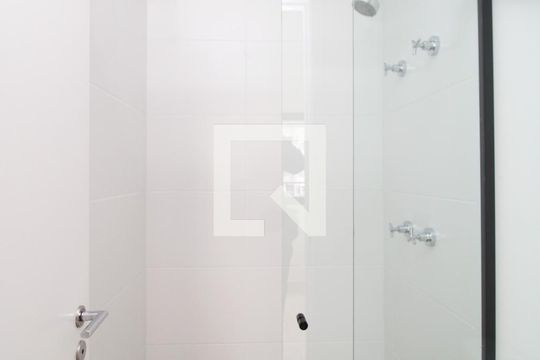 Banheiro de kitnet/studio para alugar com 1 quarto, 20m² em Butantã, São Paulo