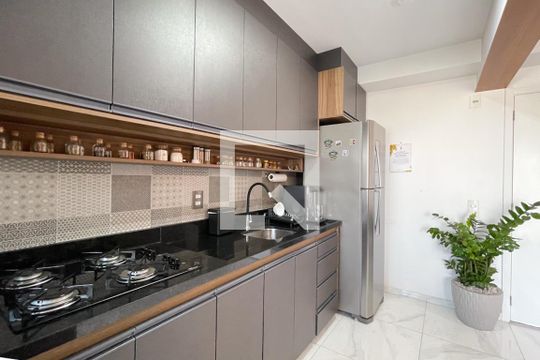 Cozinha de apartamento para alugar com 1 quarto, 42m² em Jardim Olavo Bilac, São Bernardo do Campo