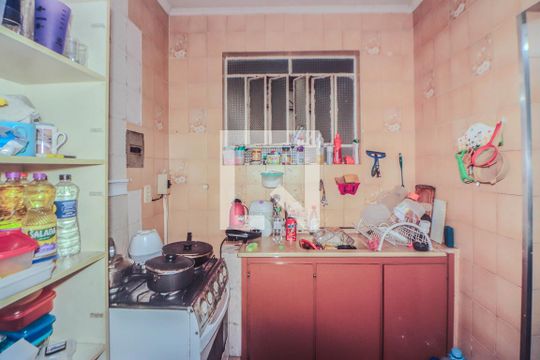 Cozinha de casa à venda com 2 quartos, 120m² em Jardim do Salso, Porto Alegre