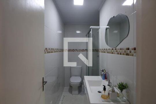Banheiro de apartamento à venda com 2 quartos, 57m² em Centro, Canoas