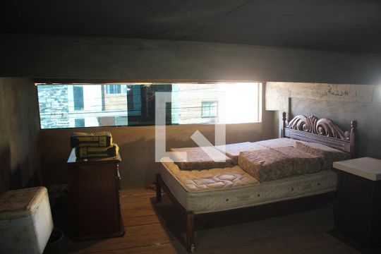 Quarto de Serviço de casa à venda com 3 quartos, 180m² em Diamante, Belo Horizonte