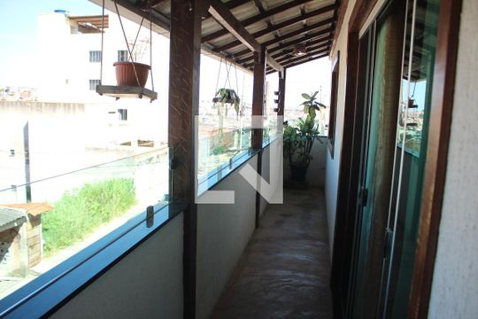 Varanda  de casa à venda com 3 quartos, 180m² em Diamante, Belo Horizonte
