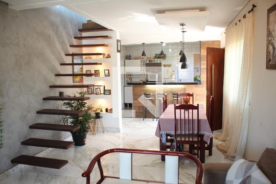 Casa à venda com 3 quartos, 180m² em Diamante, Belo Horizonte