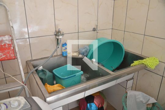 Área de Serviço de casa à venda com 5 quartos, 356m² em Jardim Ocara, Santo André