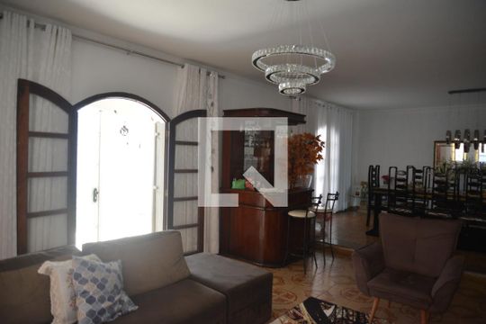 Sala de casa à venda com 5 quartos, 356m² em Jardim Ocara, Santo André