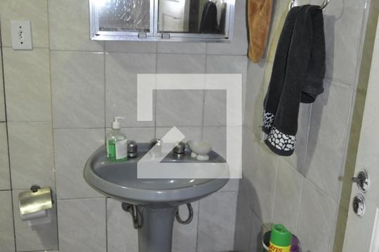 Banheiro de Serviço de casa para alugar com 4 quartos, 450m² em Todos Os Santos, Rio de Janeiro