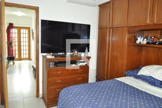 Quarto 2 de casa para alugar com 4 quartos, 450m² em Todos Os Santos, Rio de Janeiro